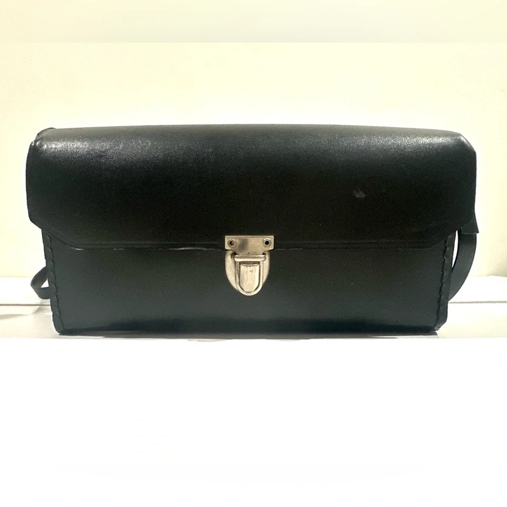 Vintage Black Leather Camera Case with Metal Clasp 8.5”